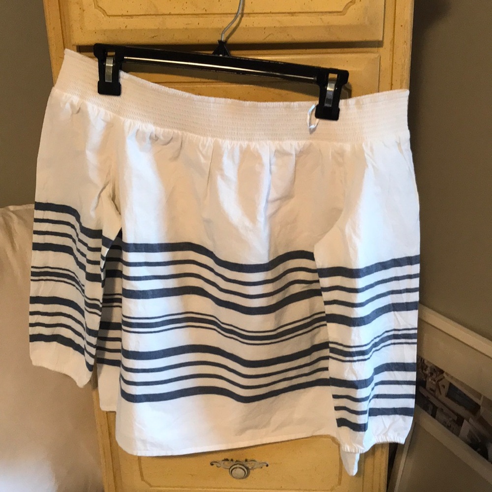 Off the shoulder  Vineyard Vines shirt